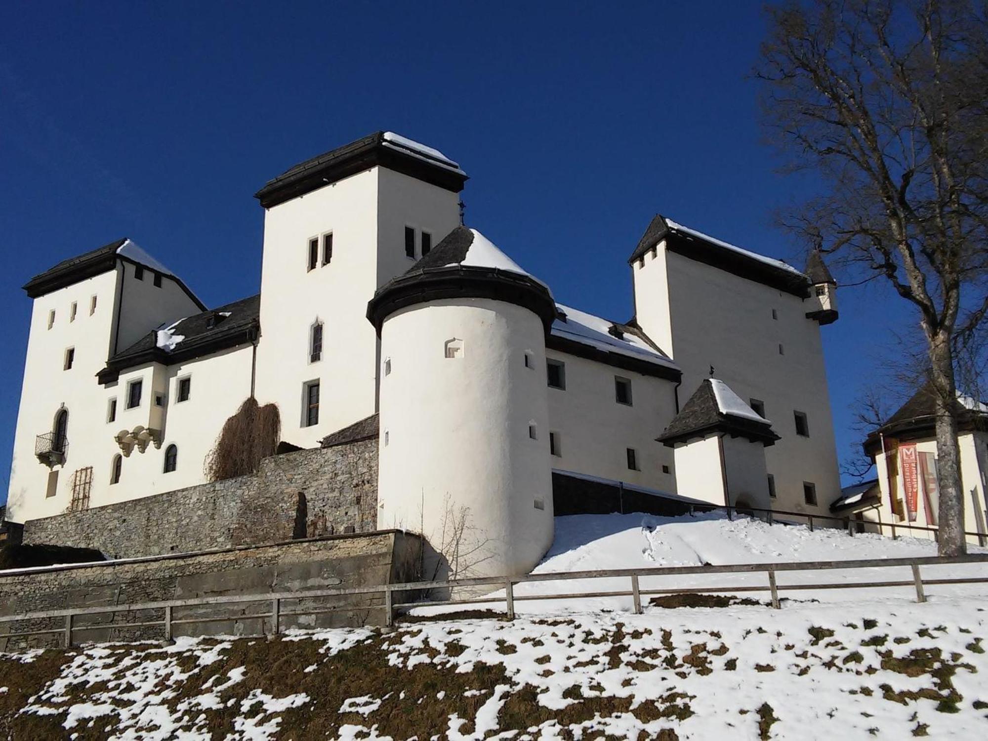 Luxurious Mansion In Goldegg Near Skiing Area Екстер'єр фото